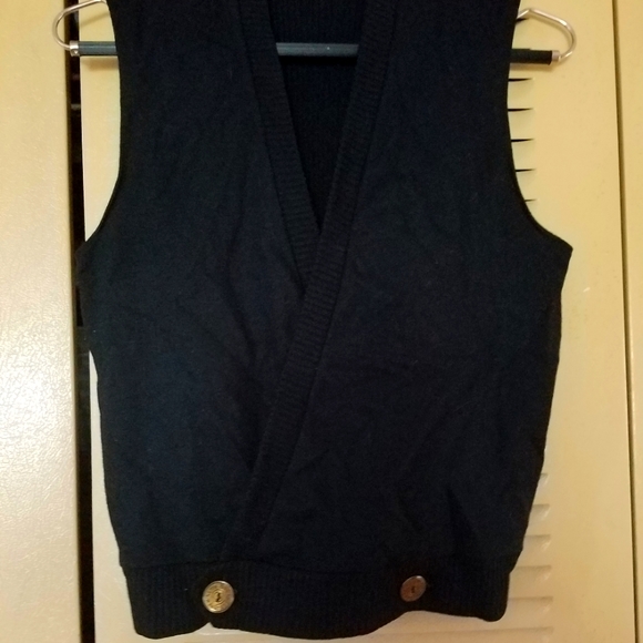 Vest - Picture 1 of 5